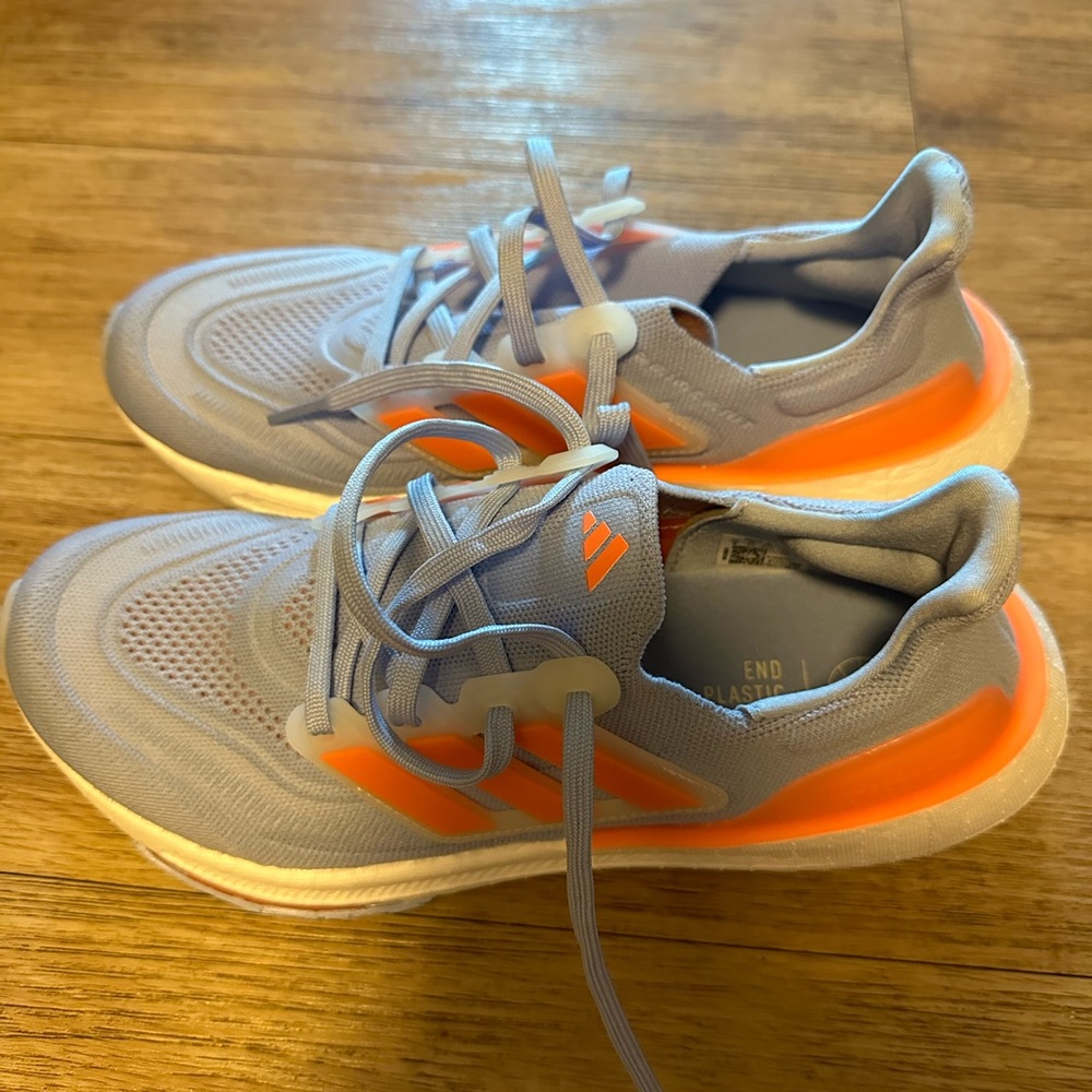 New without tags Adidas Ultraboost light size 9